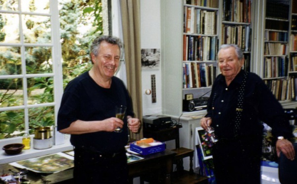 Camille Hilaire et son fils Hastaire à l'atelier de Bosc-Roger.
